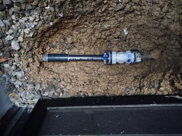三豊市内で井水配管の漏水調査修理