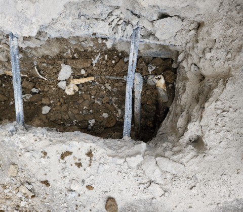 給湯配管の漏水箇所をコンクリート下で特定